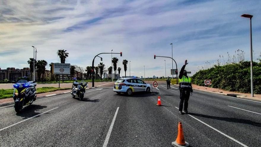 Imagen de un control de la Policía Local de València, que ha descubierto la infracción.