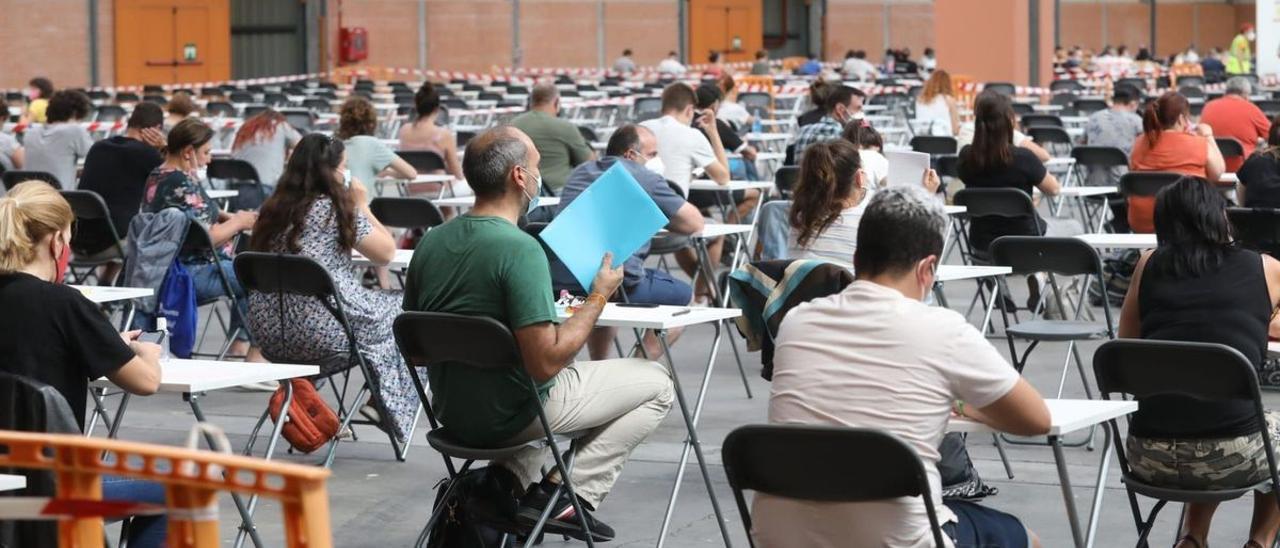 Examen de oposiciones de Educación en Zaragoza.