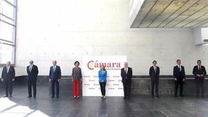 Nadia Calviño (centro), acompañada por José Vicente Morata, Fernando Abril, Sánchez Galán, Ana Botin, José Luis Bonet, Alvarez-Pallete, Carlos Torres y Gerardo Cuerva.