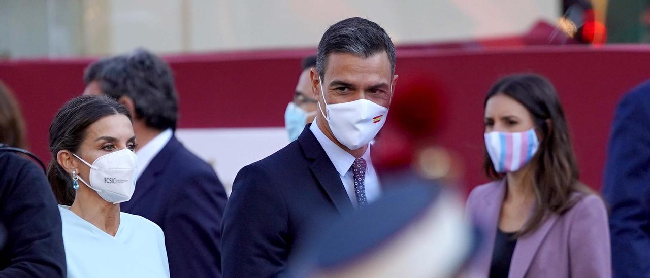 El presidente del Gobierno, Pedro Sánchez, durante el desfile militar con motivo de la Fiesta Nacional de este 12 de octubre de 2021.