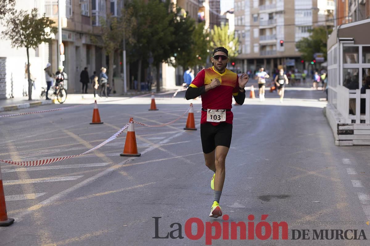 Carrera '10K Assota por ti' en Caravaca (salida y giro primera vuelta)