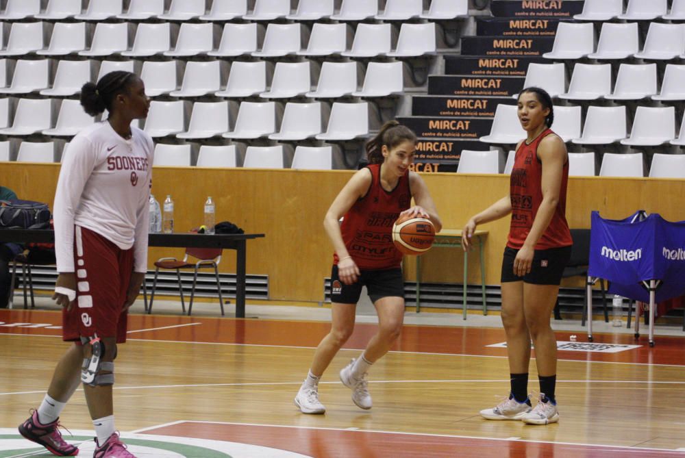 Entrenament de l'Spar Citylift Girona abans de la final de la lliga femenina