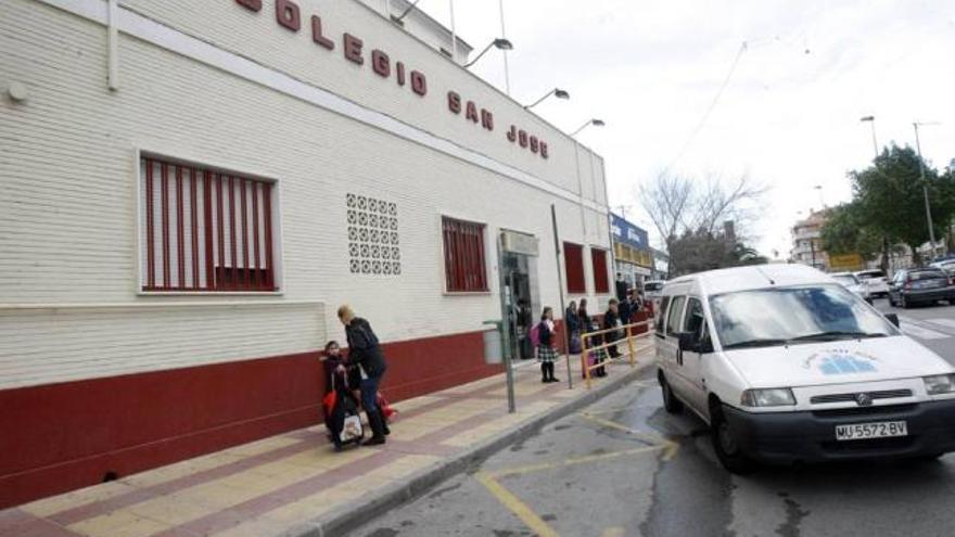 Fachada del colegio concertado bilíngüe San José de la pedanía murciana de Espinardo.