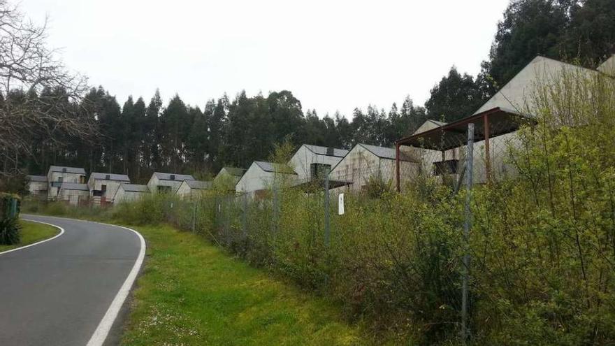 Promoción de viviendas inacabadas en la parroquia bergondesa de Lubre.