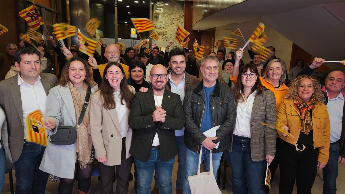 El candidato del PAR, Alberto Izquierdo, durante el cierre de campaña.