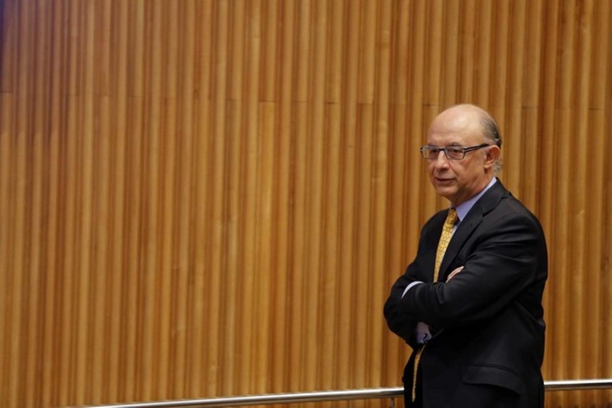 Cristóbal Montoro, en l’acte de presentació dels pressupostos, aquest dilluns a Madrid. Cristóbal Montoro, en l’acte de presentació dels pressupostos, aquest dilluns a Madrid.