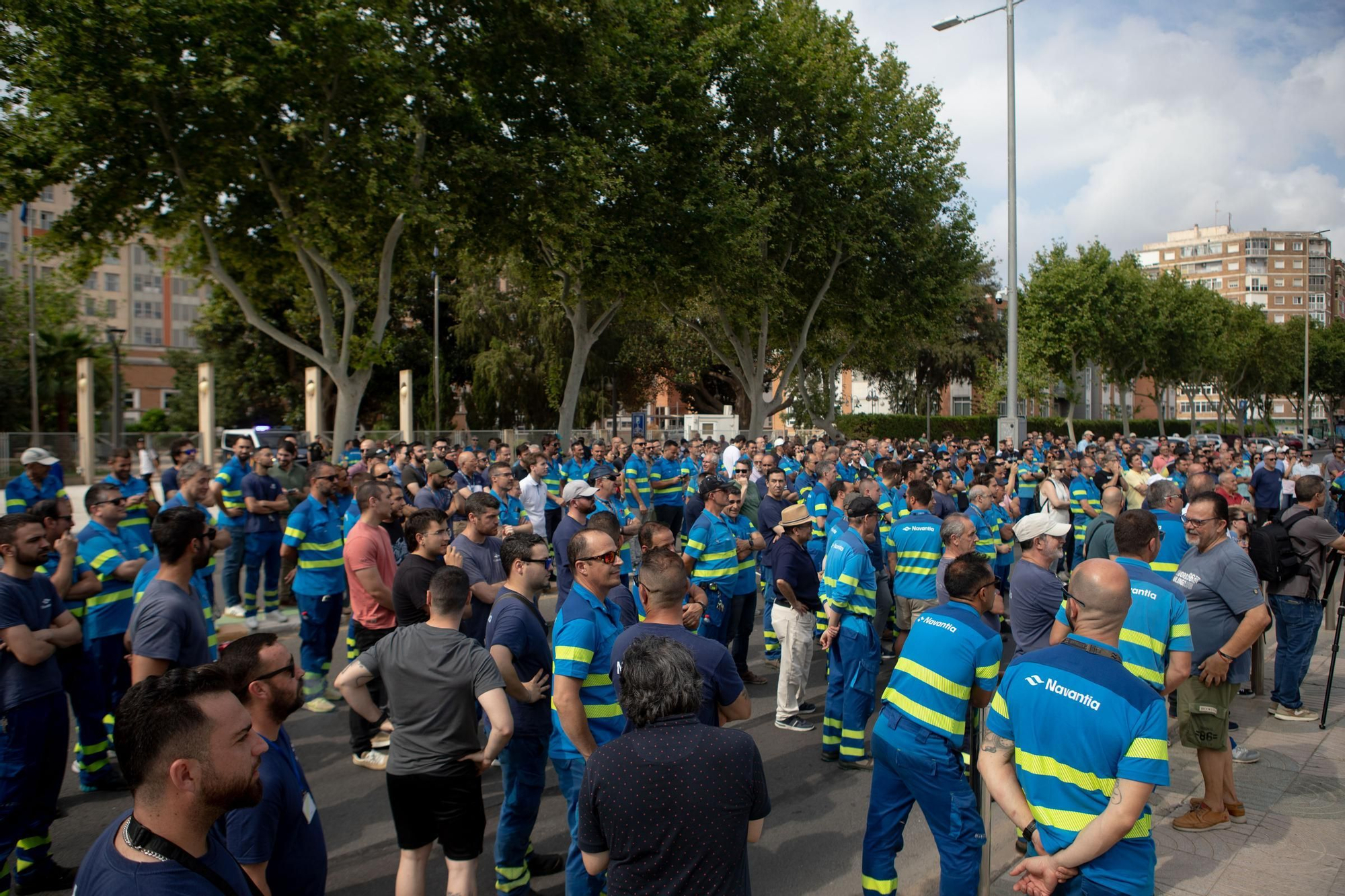 Los trabajadores de Navantia protestan frente a la Asamblea Regional