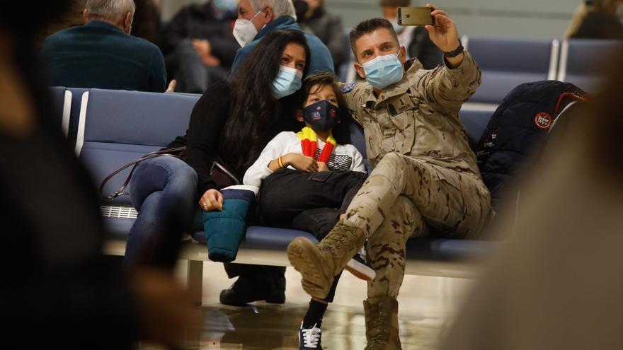 Emoción en la despedida del segundo grupo de soldados asturianos que parten rumbo a Mali