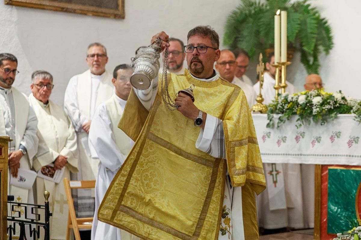 Todas las imágenes de la ordenación de Juan Carlos Rubertiello, diácono en Sant Antoni
