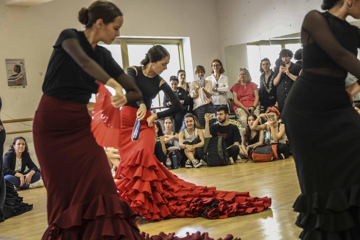 La danza se refugia en Alicante del terremoto de Turquía
