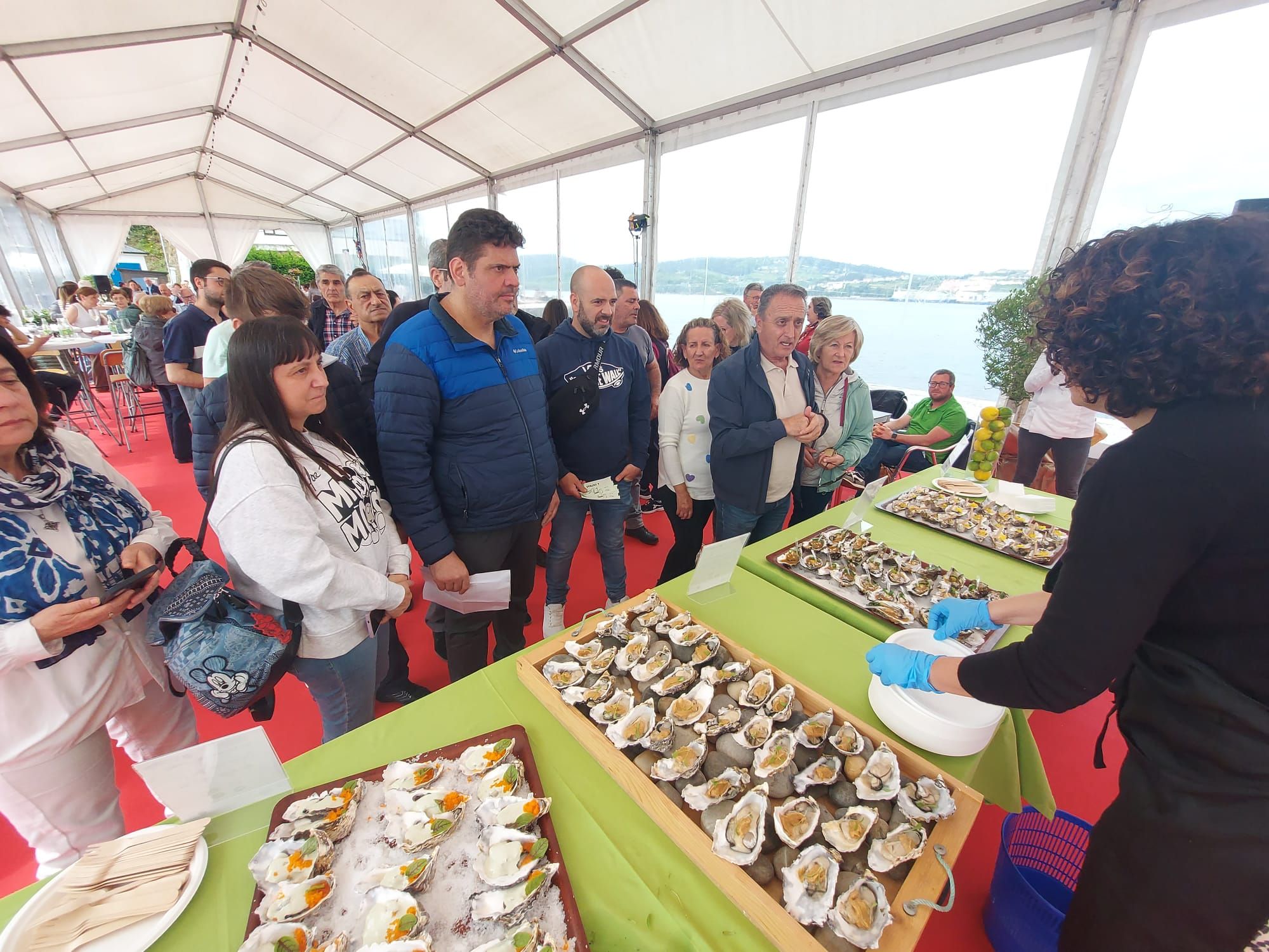 En imágenes: El festival gastronómico "Somos la ostra" llena Castropol