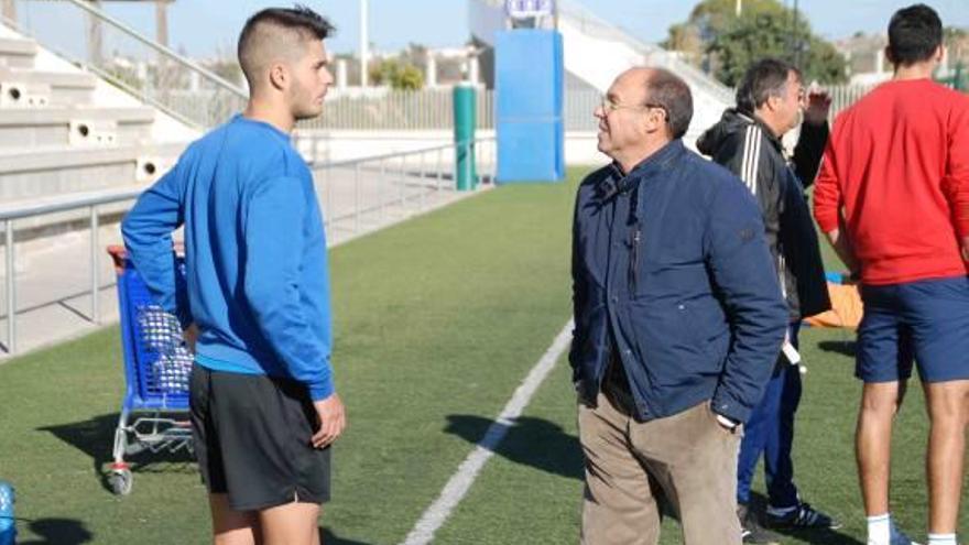 El Torrevieja ficha al central Jorge Mena