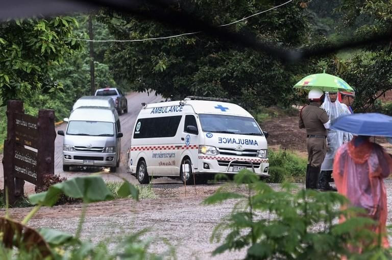 Rescatados todos los 12 niños y el monitor que quedaron atrapados en una cueva de Tailandia