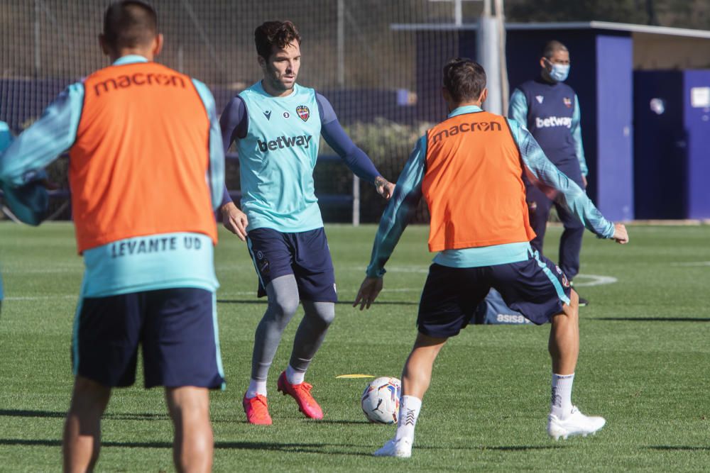 Quico Catalán se acerca a Buñol al entrenamiento