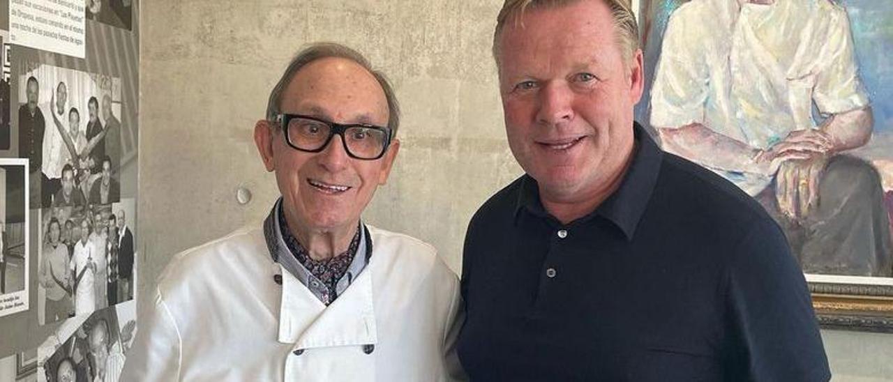 El chef de Restaurante Chuanet junto a un comensal ilustre, el ex entrenador culé, Ronald Koeman.