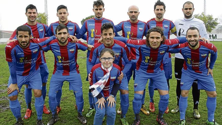 El Extremadura vuelve a la cima