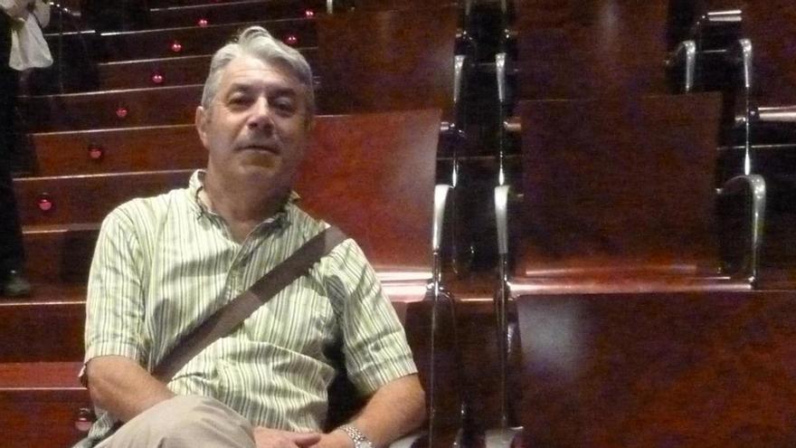 Muere a los 73 años el escritor Fernando Cabeza Quiles tras sufrir un accidente en bicicleta en Carballo