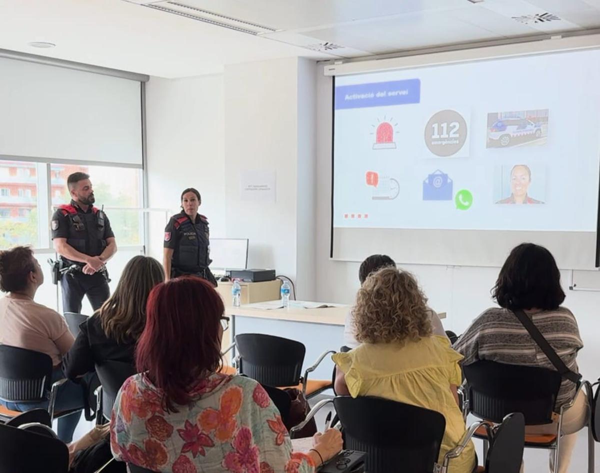 Una charla de Mossos a sanitarios Una charla de Mossos a sanitarios