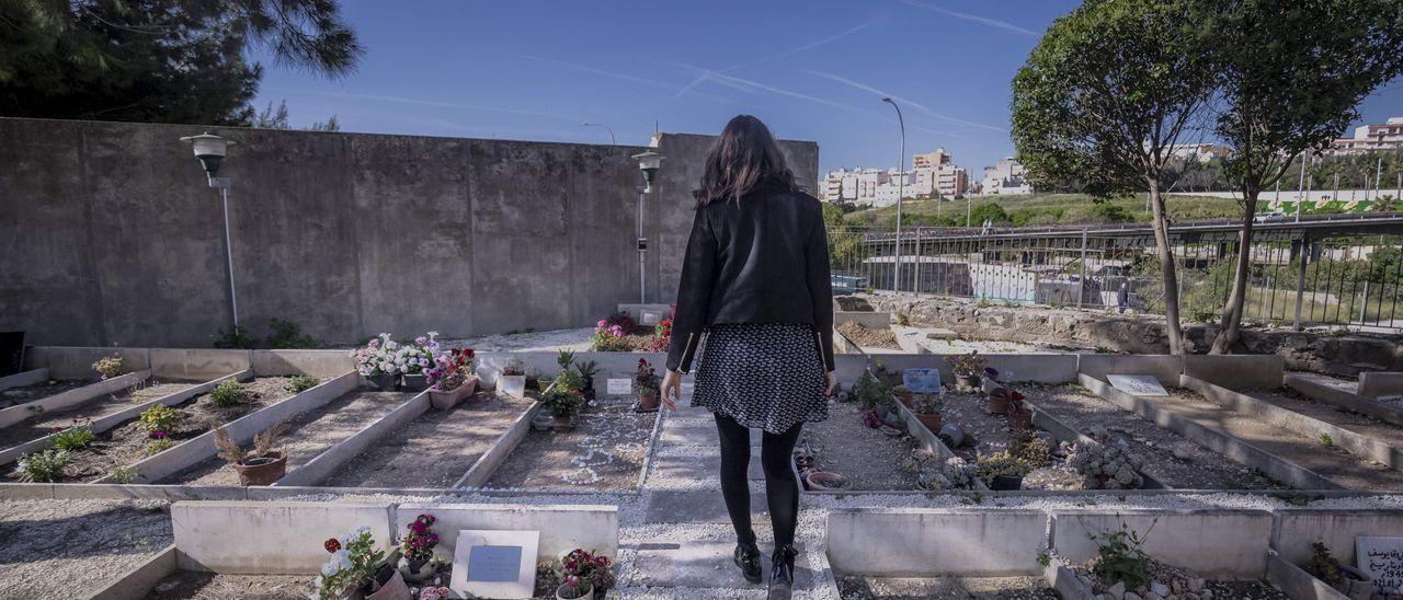 Soraya, en el Jardín del Islam del cementerio de Palma.