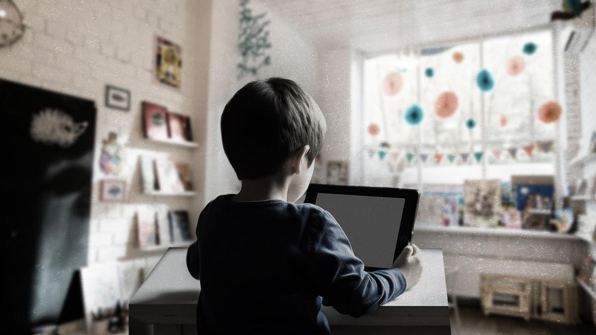 La regulación de las tabletas en clase que plantea el Principado y otra revuelta de padres en un colegio de Oviedo