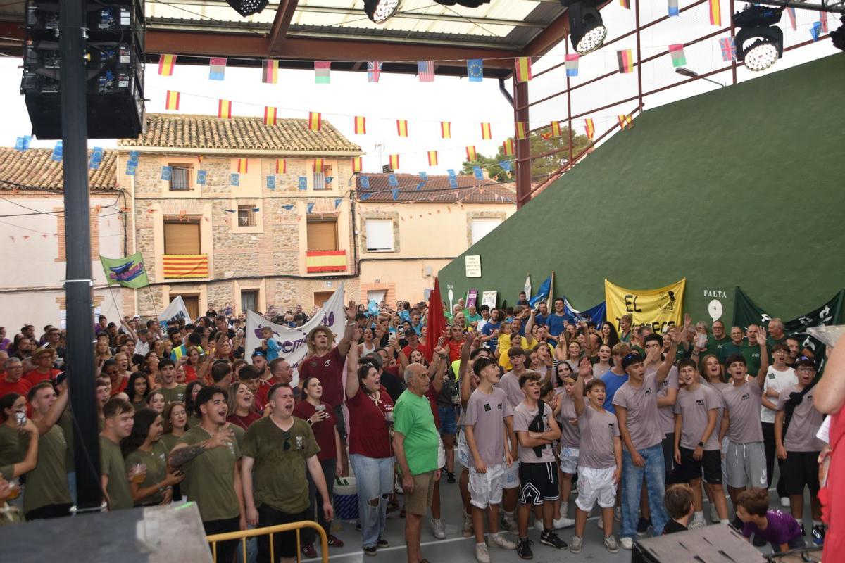Grandes y pequeños disfrutan del ambiente festivo en lo que son los mejores días del año.