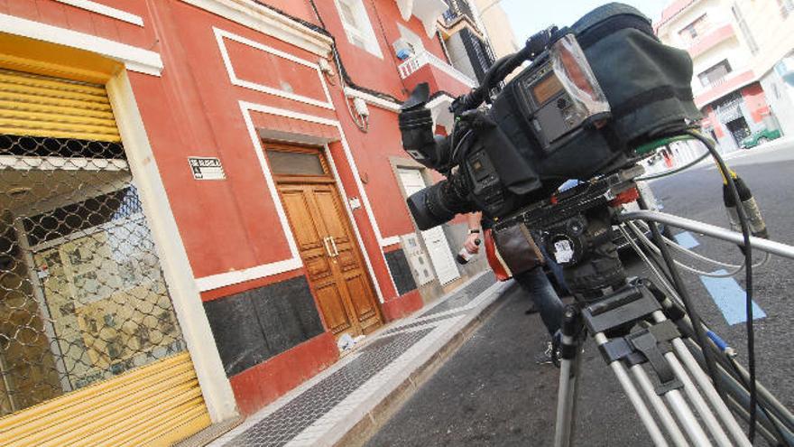 La fachada del inmueble donde fue encontrado el cadáver de la joven Saray González.