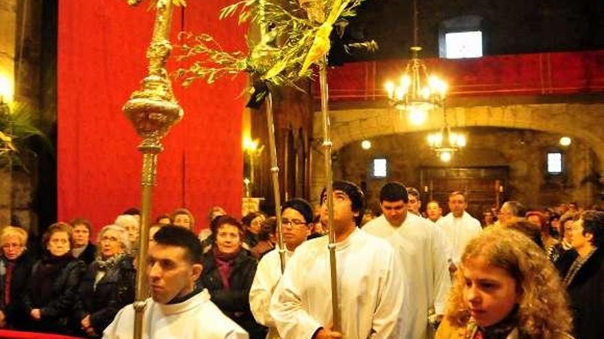 Momento de inicio de la celebración, en Santa Mariña Dozo.  // I.Abella