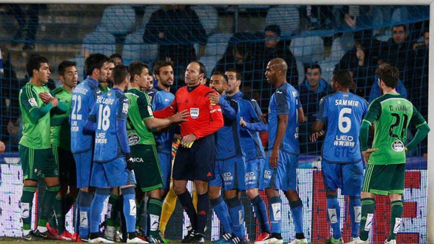 El partido del año pasado acabó con polémica // DE LA FUENTE