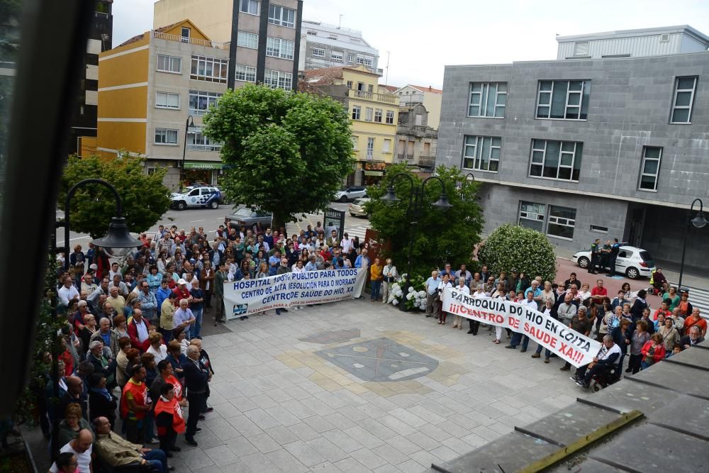 Cangas clama en la calle por mejoras en la sanidad y anuncia más movilizaciones