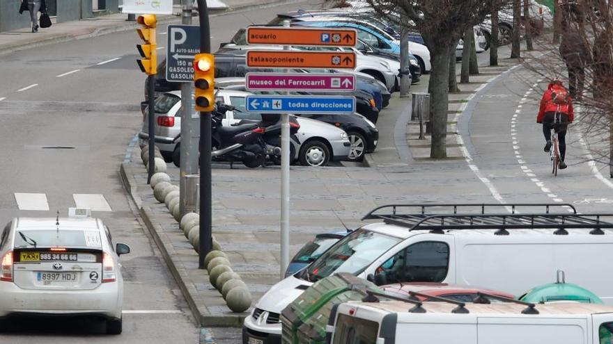 Arrestado un conductor por un presunto delito de atentado y temeridad al volante en Gijón