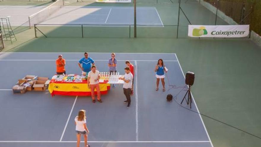 Éxito del  Torneo de Tenis  Caixapetrer