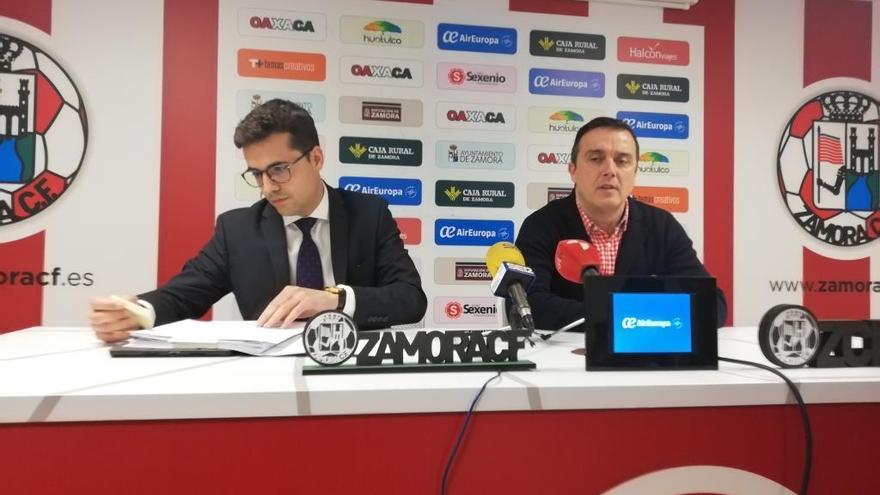 El abogado del Zamora, junto con el director deportivo