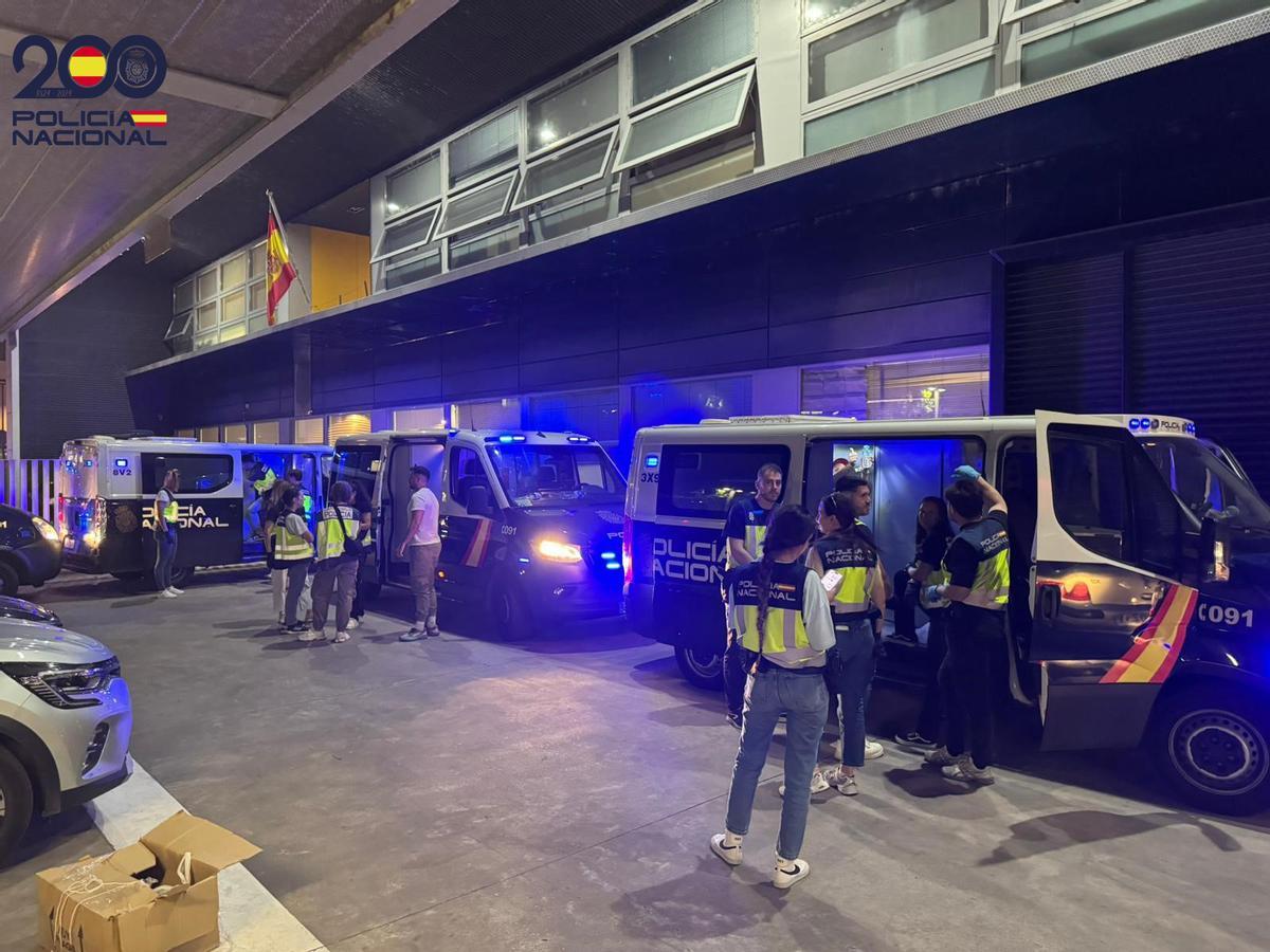 Delincuentes expulsados por la Policia Nacional