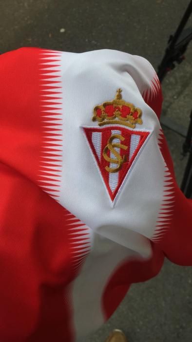 Presentación de las camisetas del Sporting