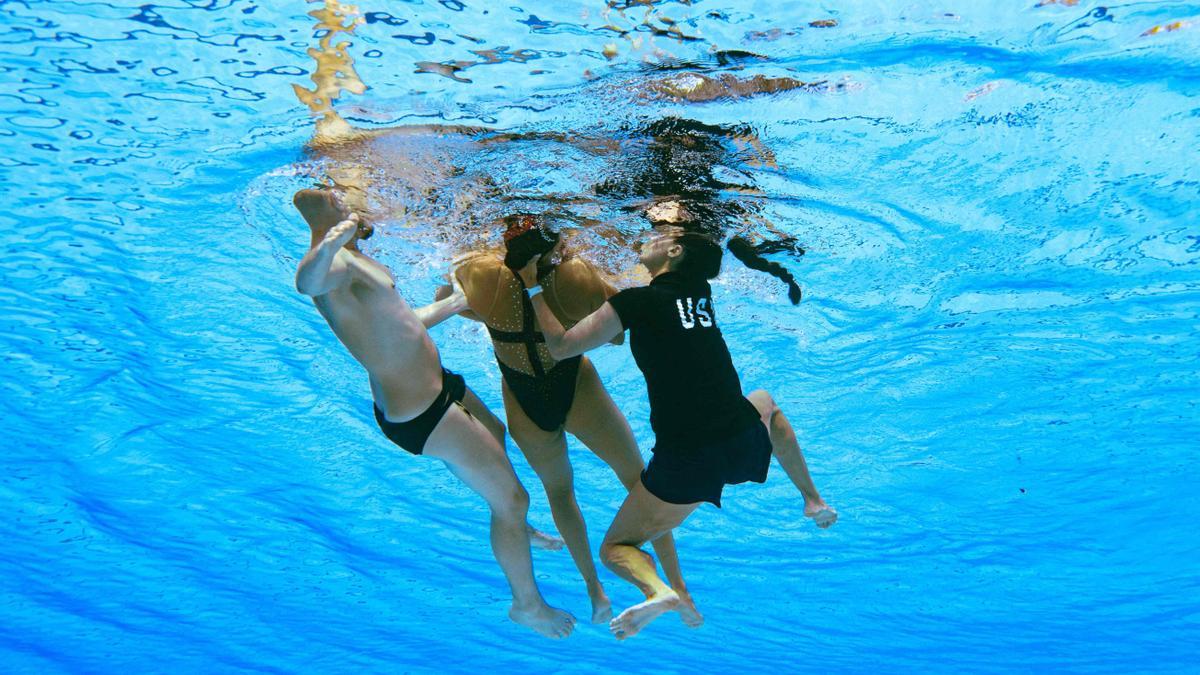 ¡Tremendo susto! Anita Álvarez, rescatada tras desvanecerse en la piscina