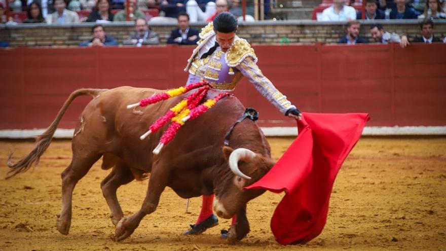 Talavante corta la única oreja en una tarde de toros entre la lluvia y la frialdad