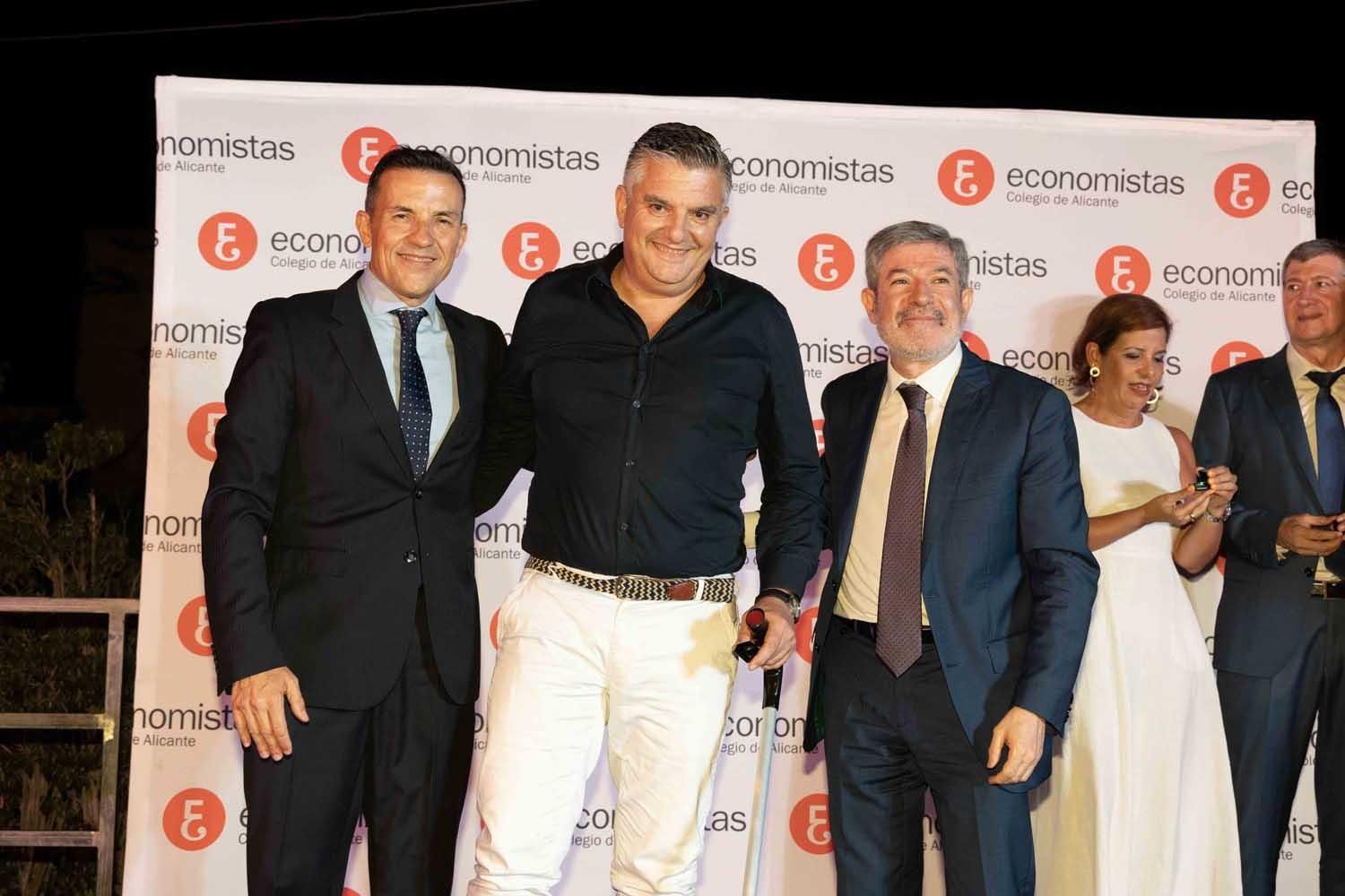 Los Economistas de Alicante celebran su cena anual en honor a su patrón