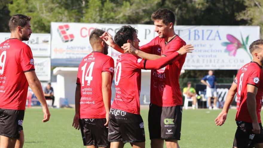 Celebración de los jugadores del Formentera