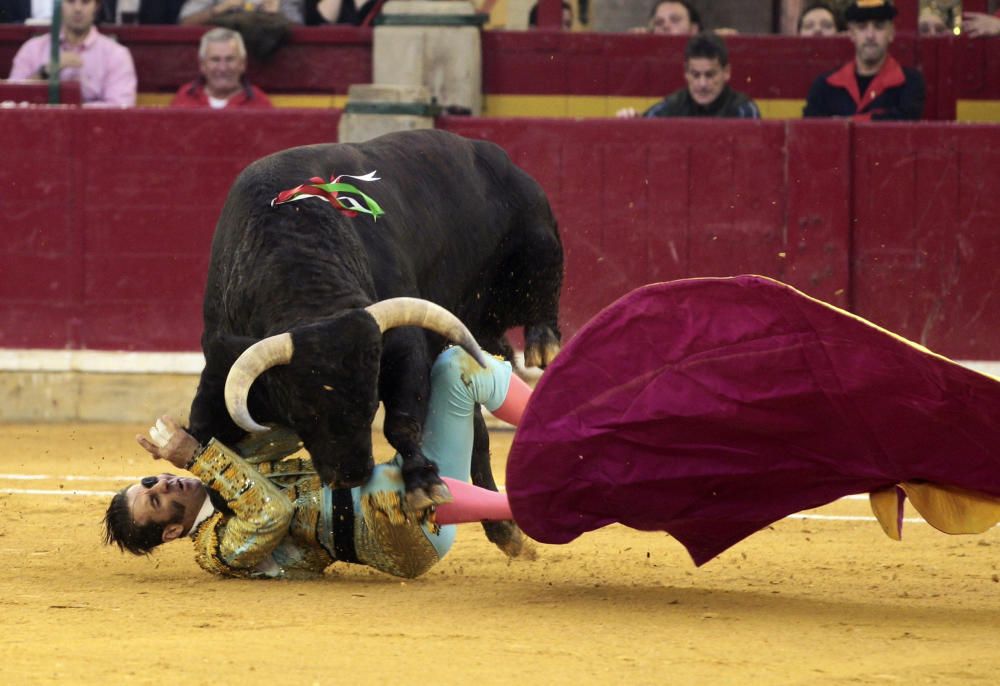 Juan José Padilla sufre otra grave cogida en Zaragoza