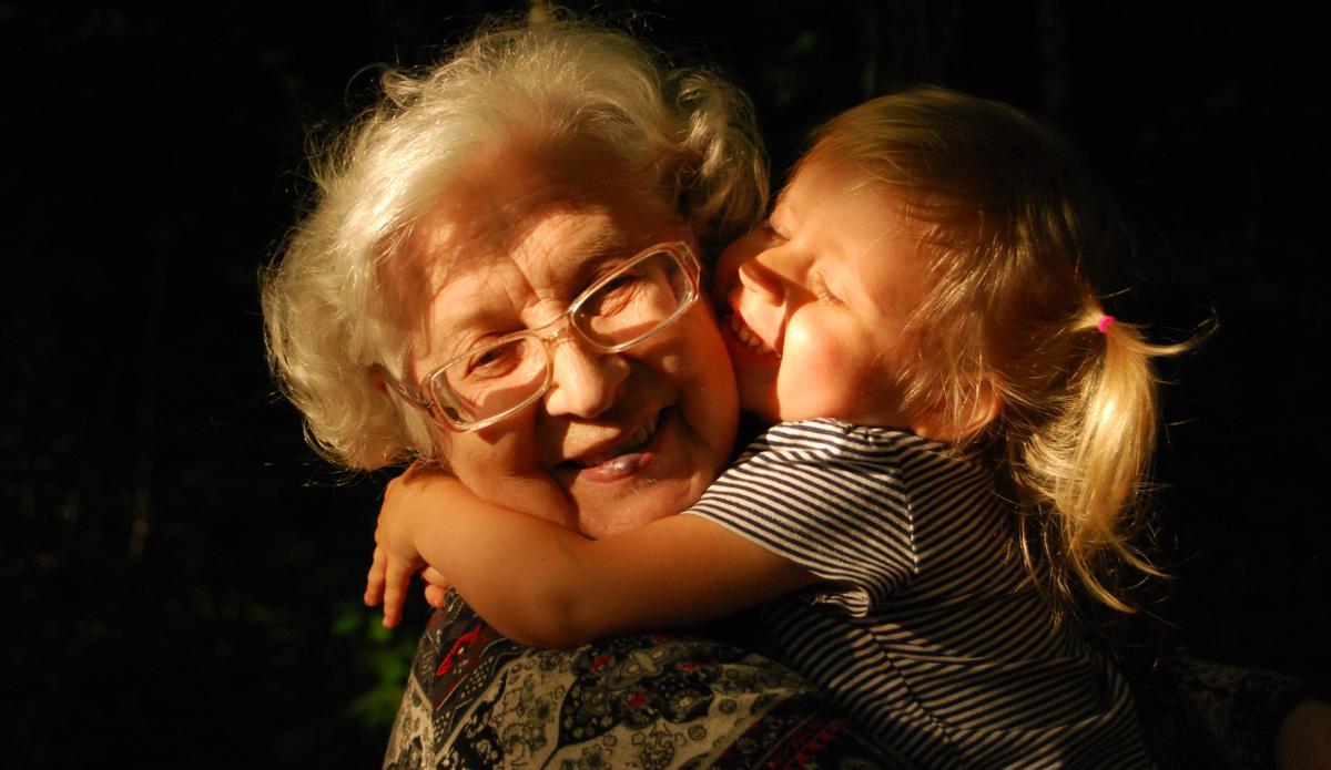 Estos son los cinco temas que los abuelos nunca deberían tratar con sus nietos.