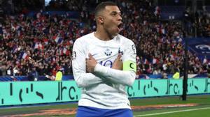 Mbappé celebra su primer gol ante Países Bajos.