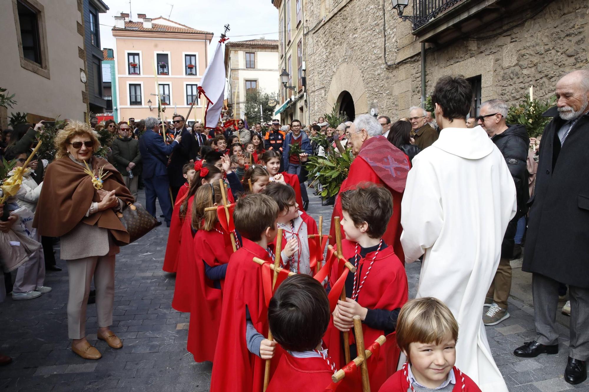 EN IMÁGENES: Gijón procesiona para celebrar el Domingo de Ramos