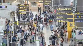 El aeropuerto que viene: aviones que entran y salen a la vez y equipajes que pasan por un TAC