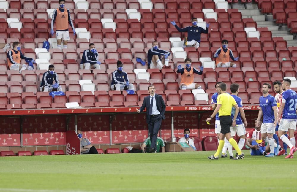 Fútbol: Así fue el Sporting-Oviedo disputado en El Molinón