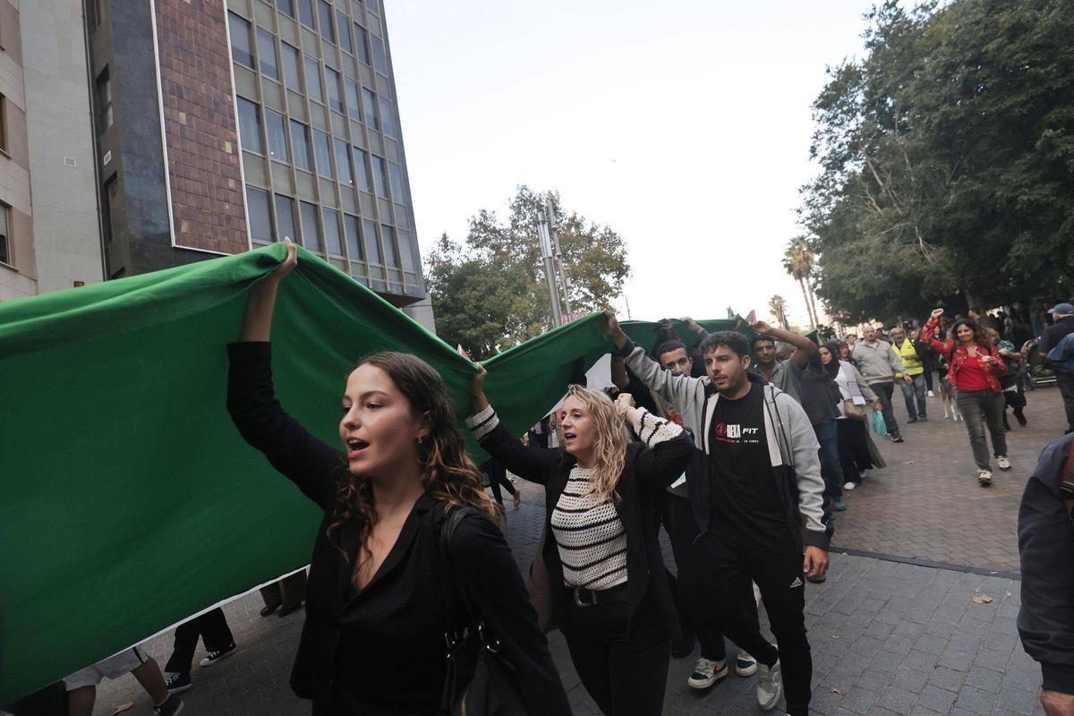Miles de personas se manifiestan en Palma en apoyo al pueblo palestino: "El alto al fuego no es paz"