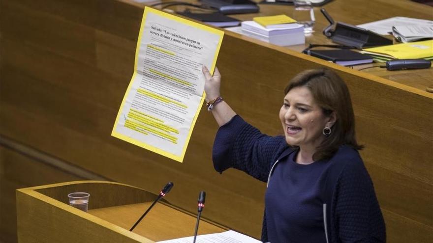 &quot;Chinito tú, chinito yo&quot;: la líder del PP valenciano se mofa de los chinos desde su escaño