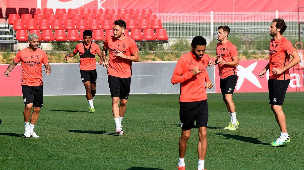 El Sevilla perdona a los jugadores que se saltaron el protocolo de desescalada y ya se ejercitan con el grupo