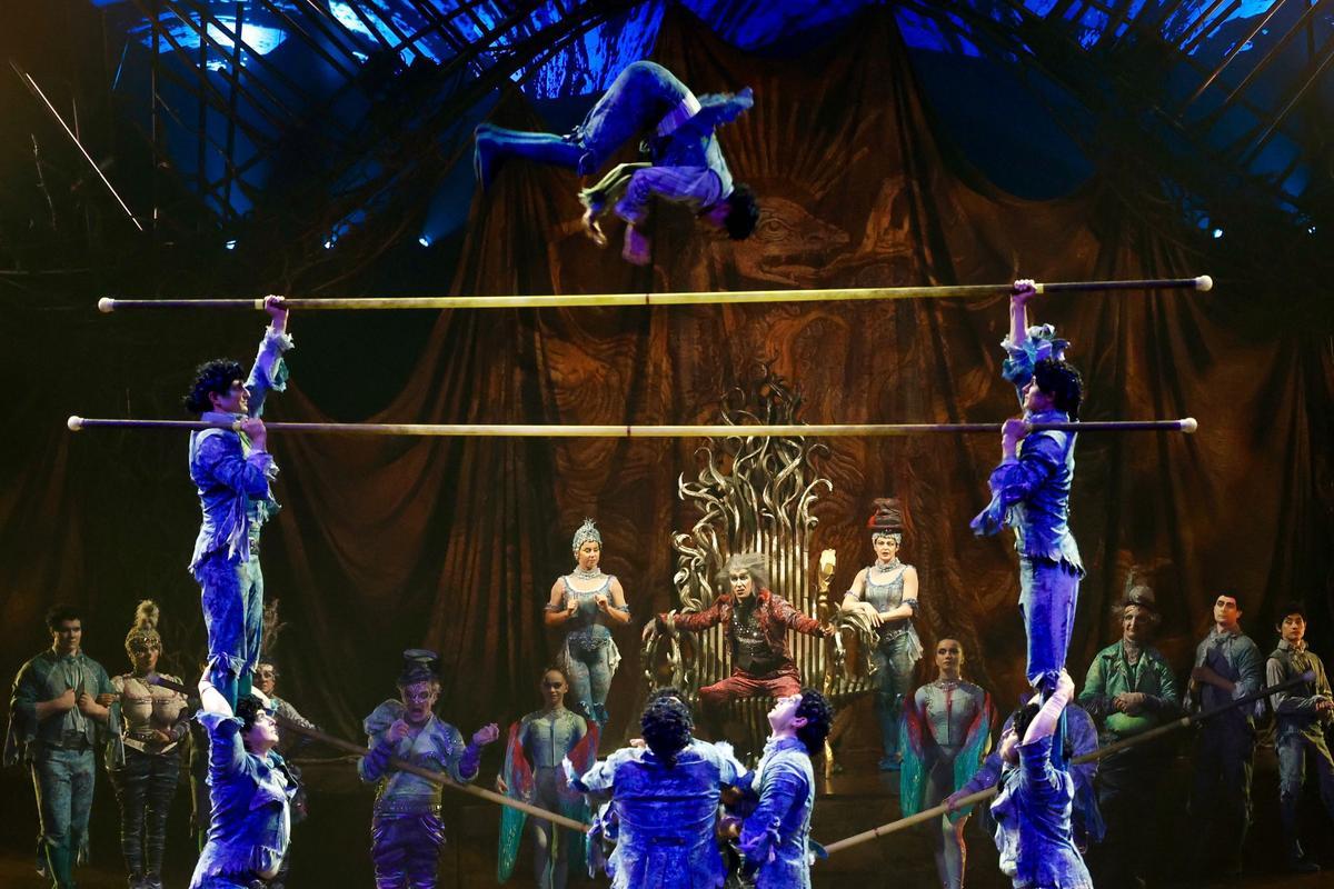 El Circo del Sol inaugura su renovada 'Alegria' en València