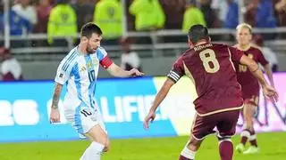 "No podíamos dar dos pases seguidos": La Argentina de Messi salva un empate en un campo inundado