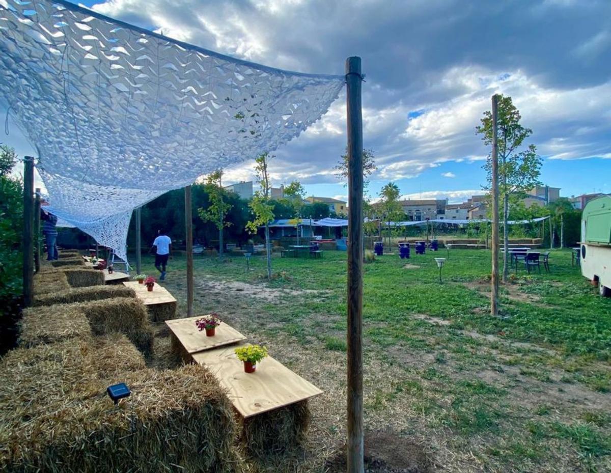 Bon ambient en el restaurant Boca Orella  del Cafè Catalunya amb Boka Market d’estiu | BOCA ORELLA